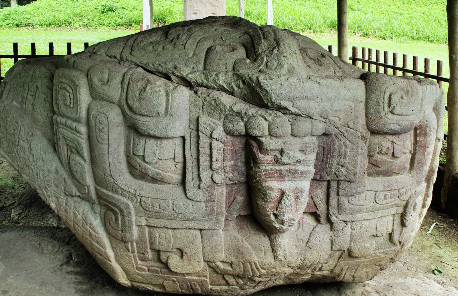 Pentax K200D sample photo. Honduras, copán, engraving photography