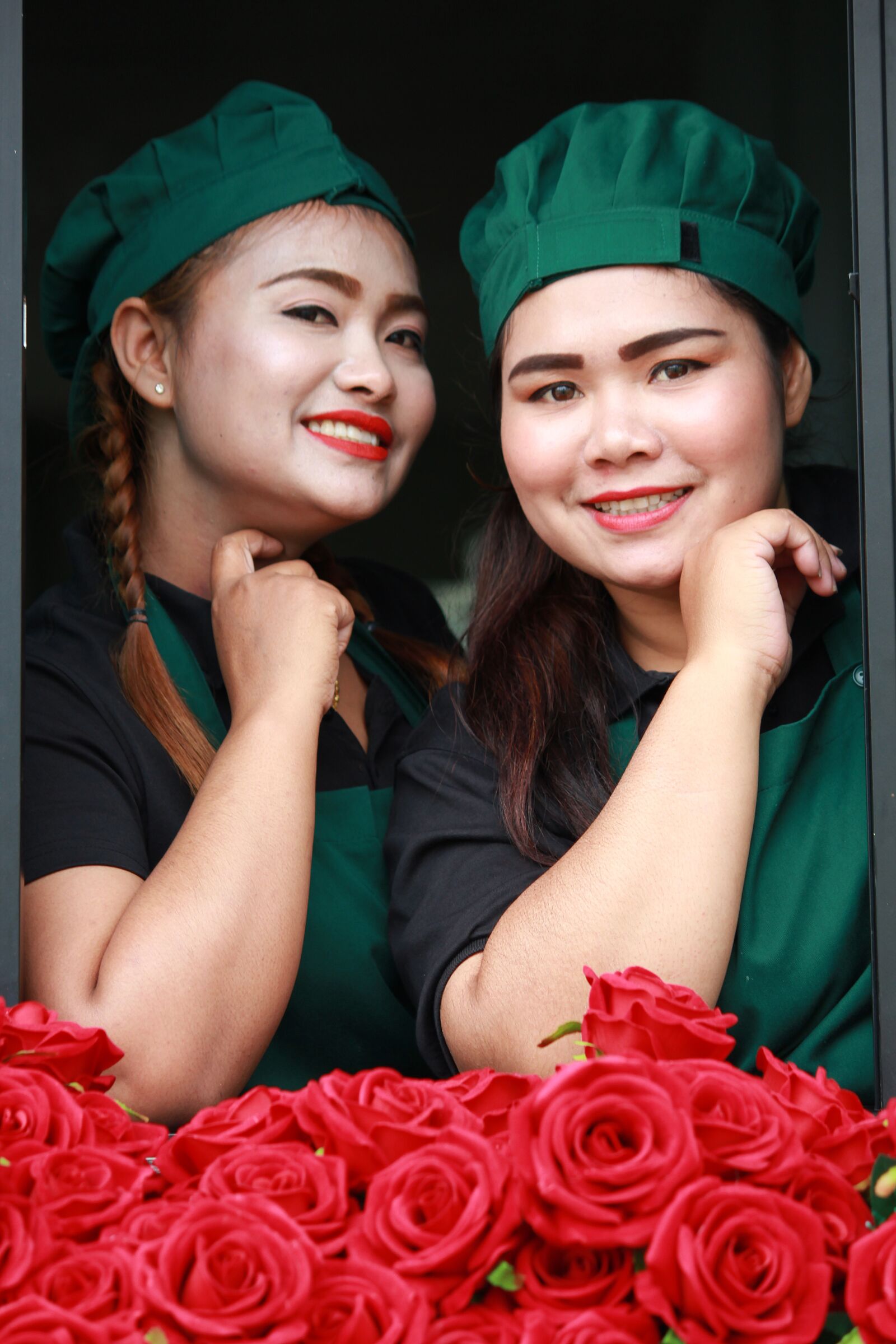 Canon EOS 550D (EOS Rebel T2i / EOS Kiss X4) sample photo. Girl, women, a rose photography