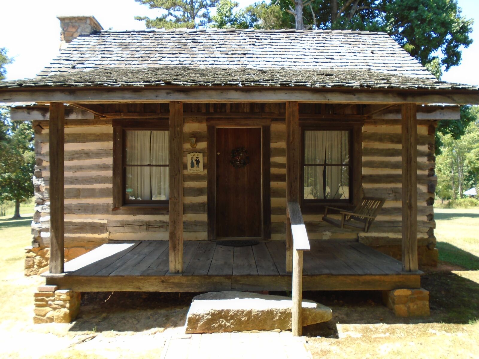 Sony Cyber-shot DSC-W800 sample photo. Quaker, log, cabin photography