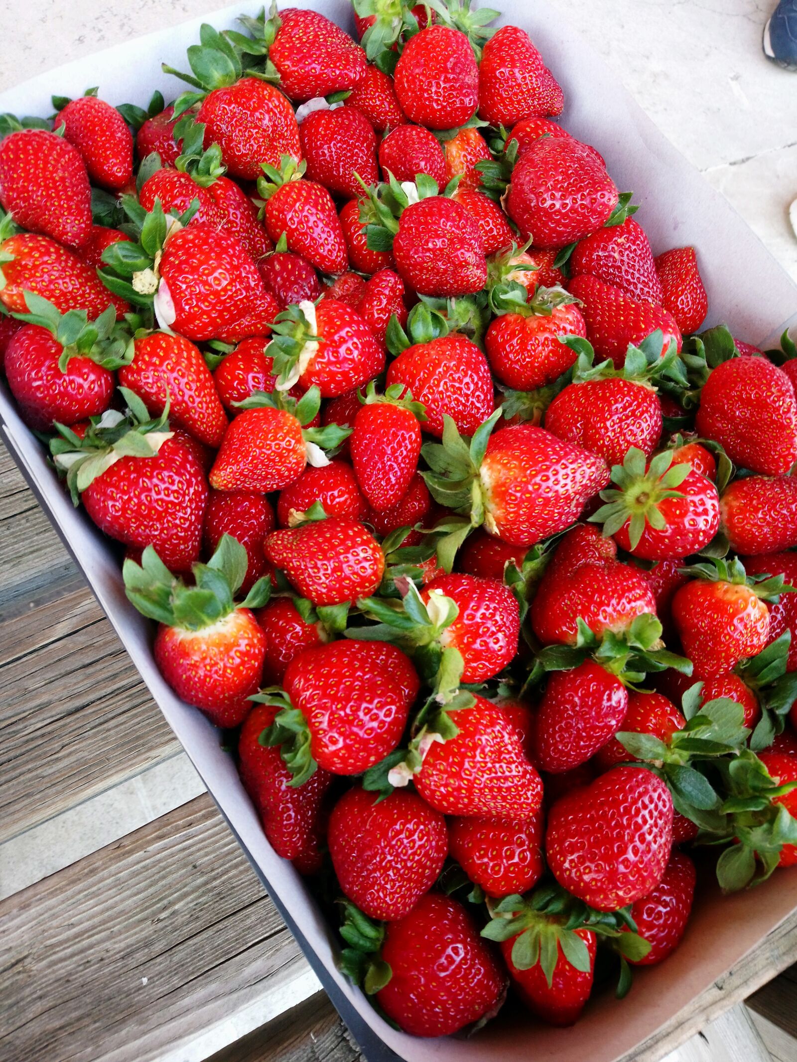 Sony Xperia XA1 Plus sample photo. Strawberries, strawberry, fruit photography