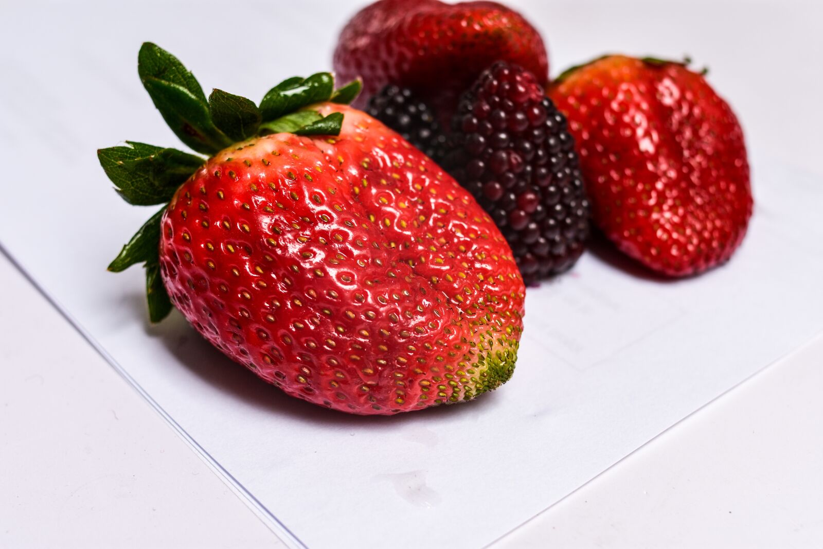 Nikon D3400 sample photo. Mora, strawberry, fruit photography