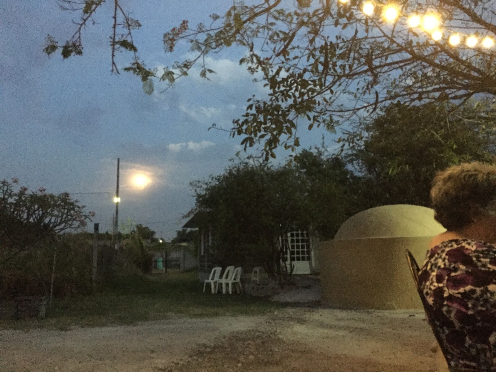 Apple iPhone 6 sample photo. Noche, luna, luces photography