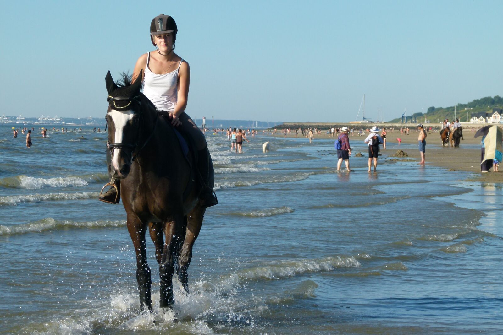 Panasonic Lumix DMC-FZ100 sample photo. Horse, ride, beach photography