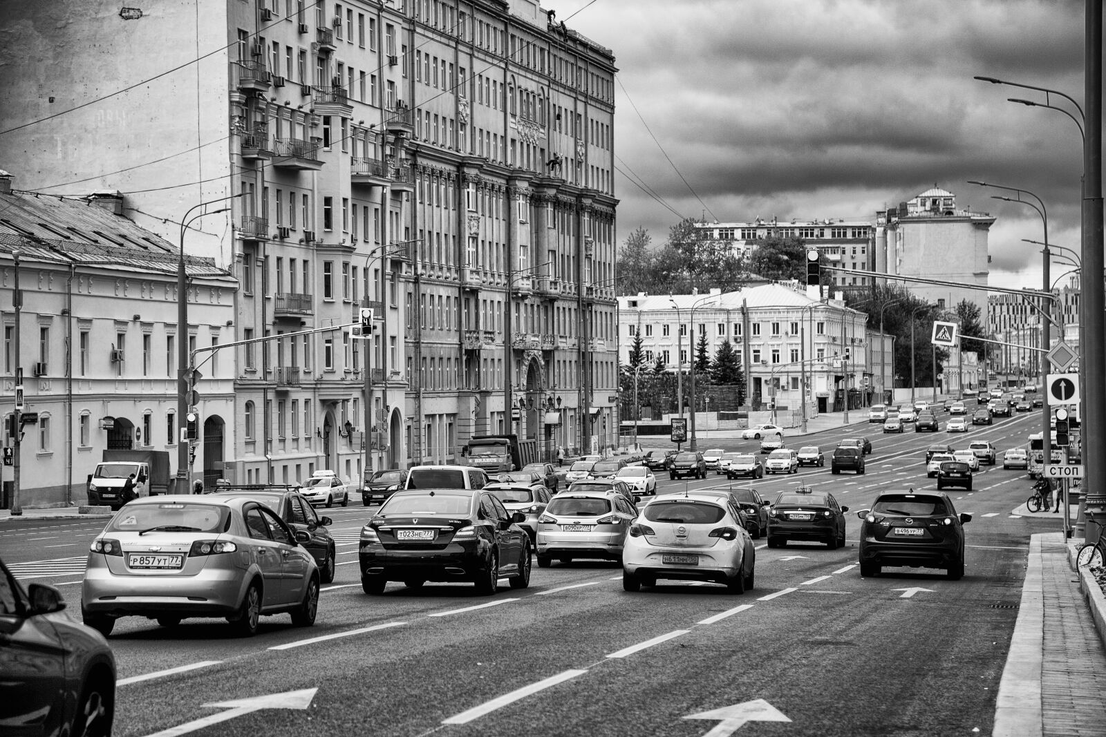 Canon EOS 6D + Canon EF 24-105mm F4L IS USM sample photo. Metro, moscow, red gate photography