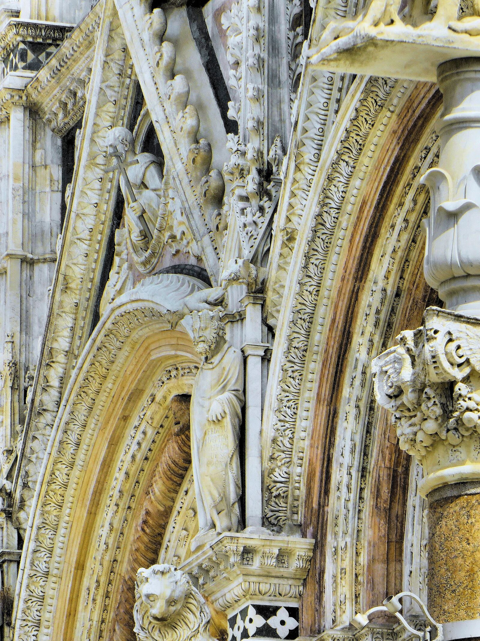 Canon PowerShot SX270 HS sample photo. Italy, hers, cathedral photography