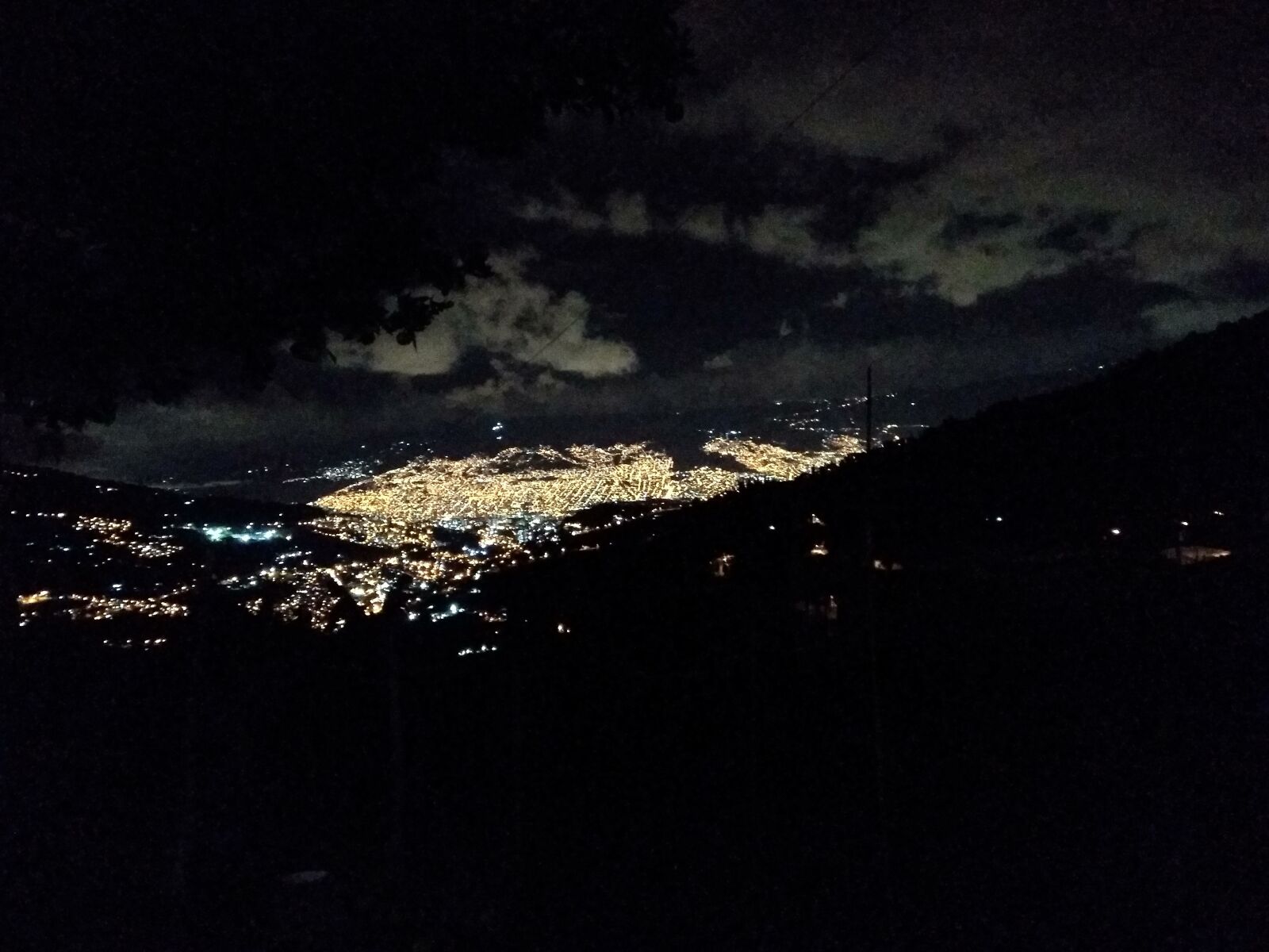 Motorola Moto G (5S) Plus sample photo. Medellín, paisaje, horizonte photography