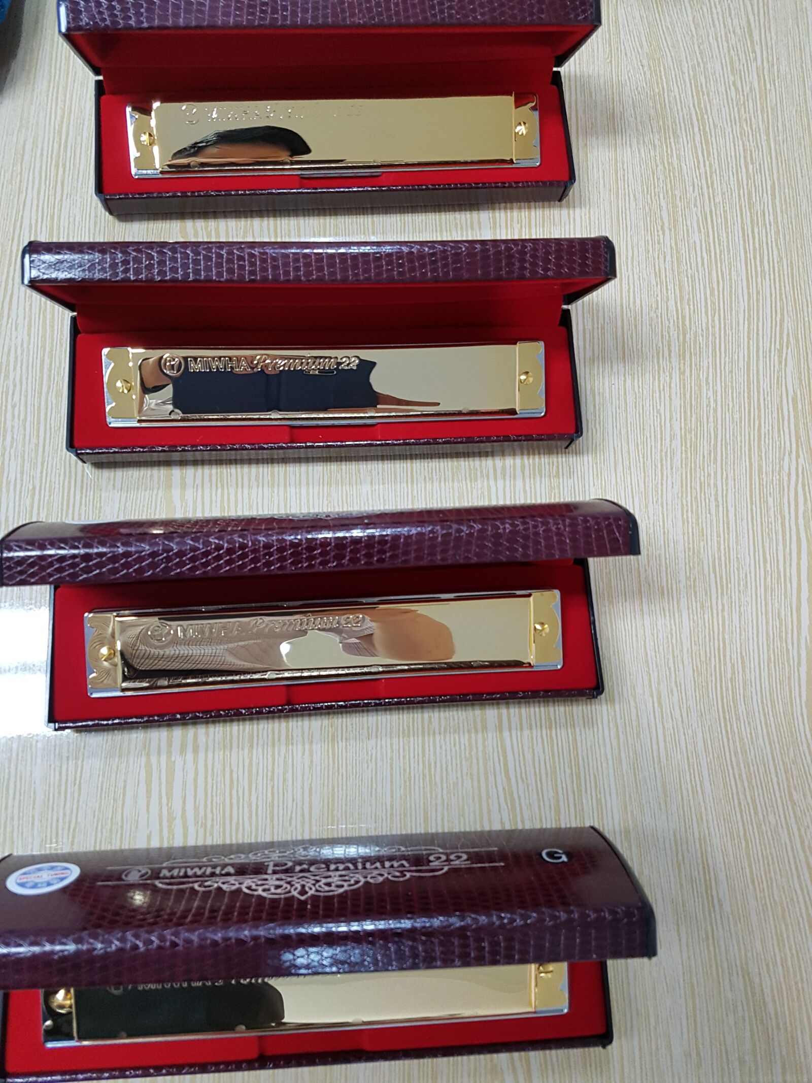 Samsung Galaxy S7 Edge sample photo. Harmonica, gold, 24hole photography