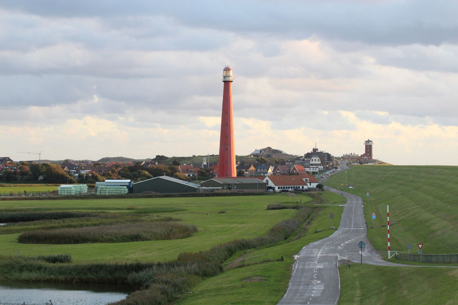 Canon EOS 1300D (EOS Rebel T6 / EOS Kiss X80) sample photo. Lighthouse, coast, north sea photography