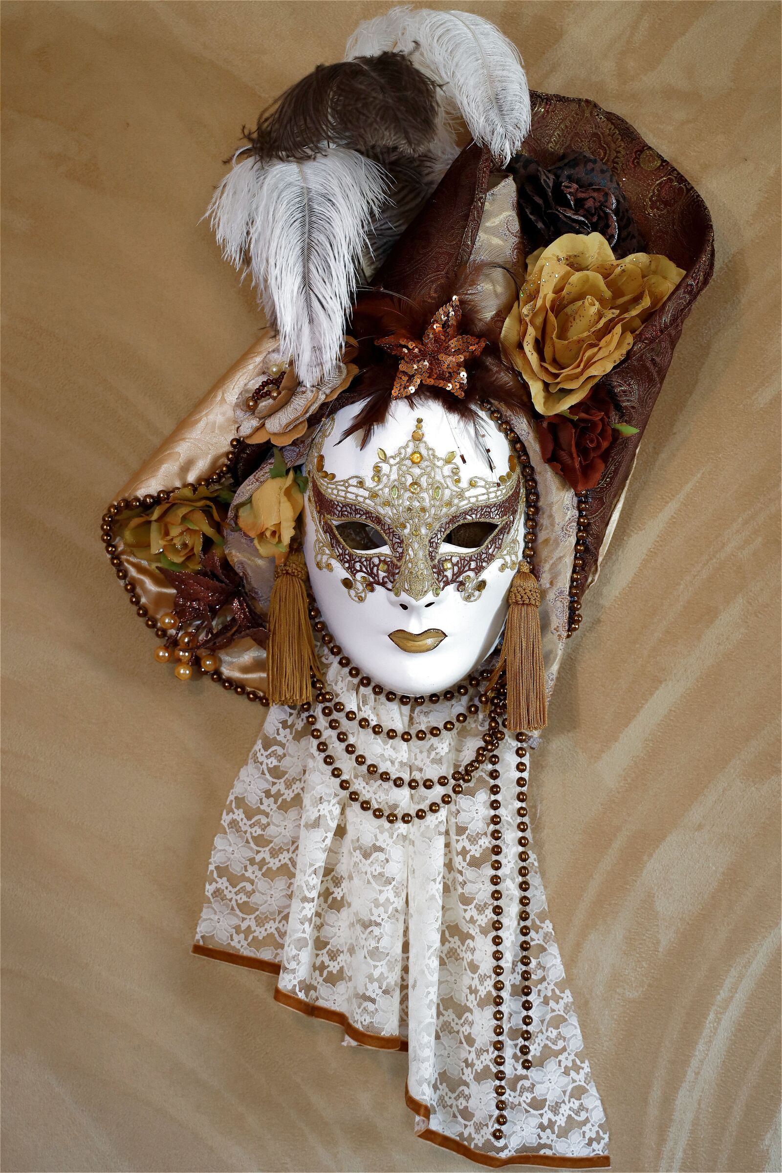 Canon RF 24-105mm F4L IS USM sample photo. Mask, venice, facemask photography