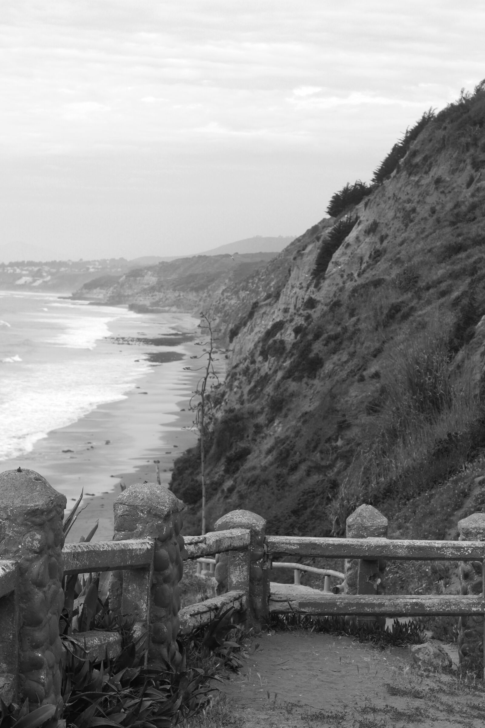 Canon EF 50mm F1.8 II sample photo. Beach, sea, black and photography