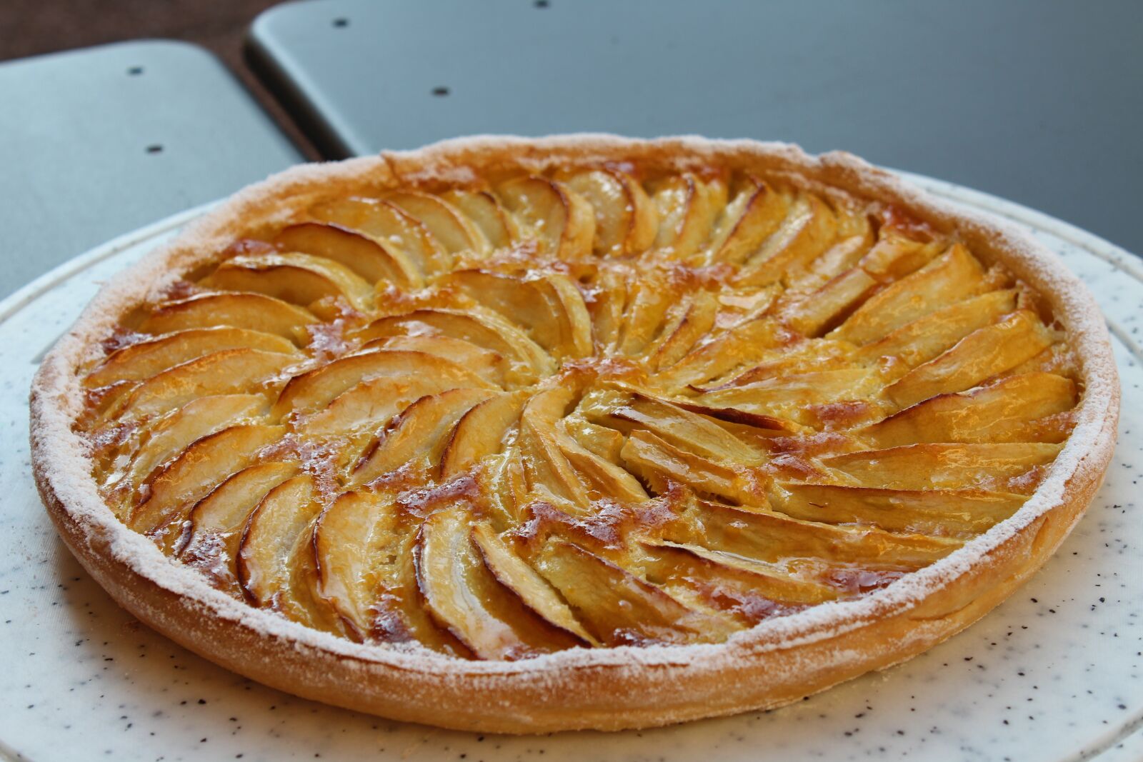 Canon EOS 1300D (EOS Rebel T6 / EOS Kiss X80) sample photo. Apple pie, dessert, patty photography
