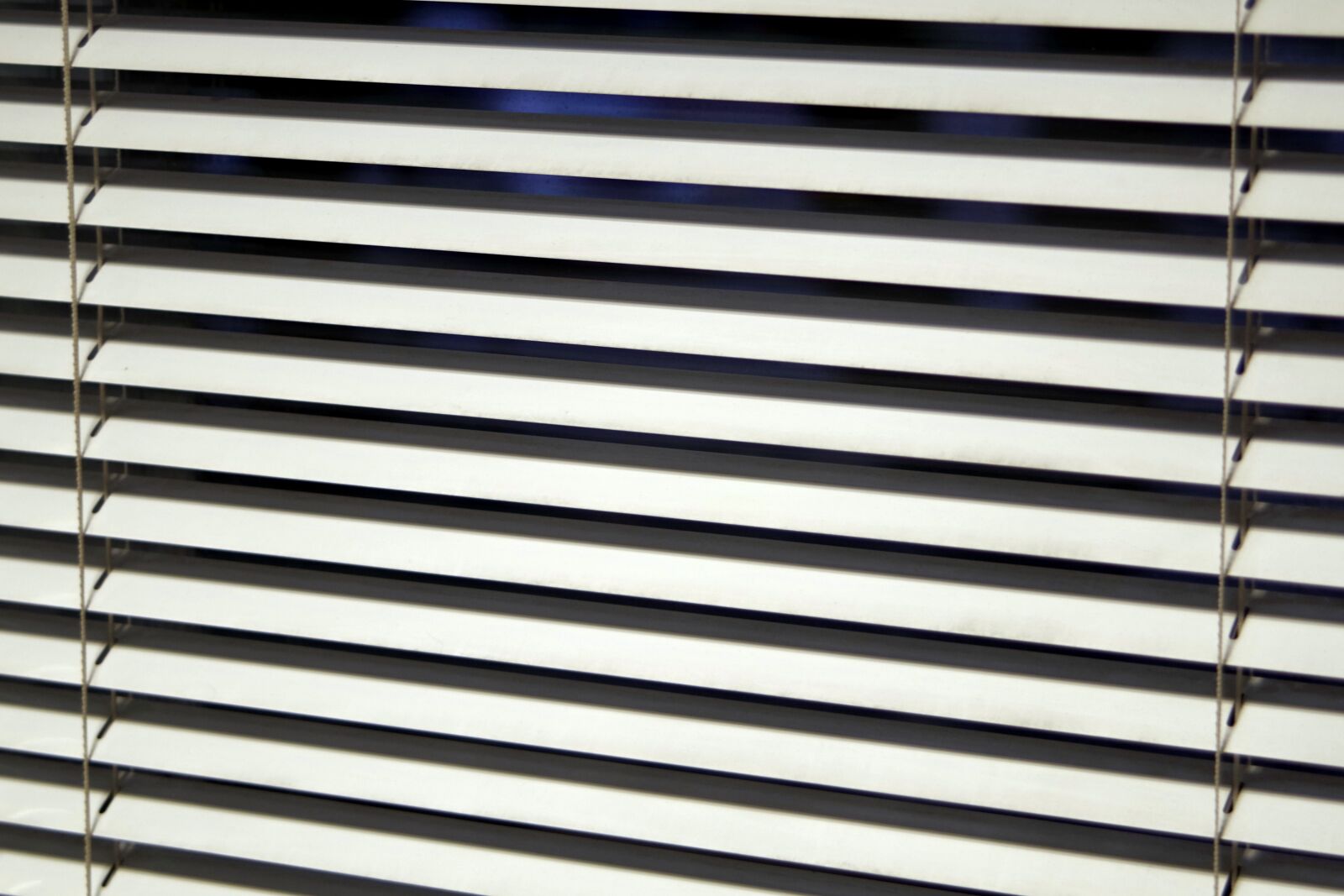 Pentax K-S2 sample photo. Blinds, window, office photography