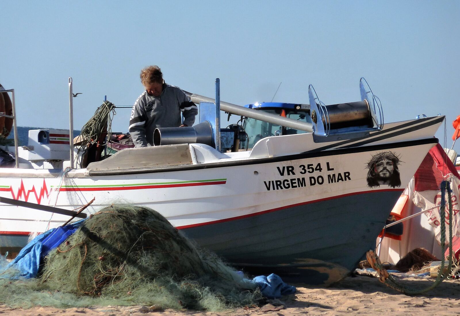 Panasonic Lumix DMC-ZS5 (Lumix DMC-TZ8) sample photo. Transport, fishing boat, visser photography