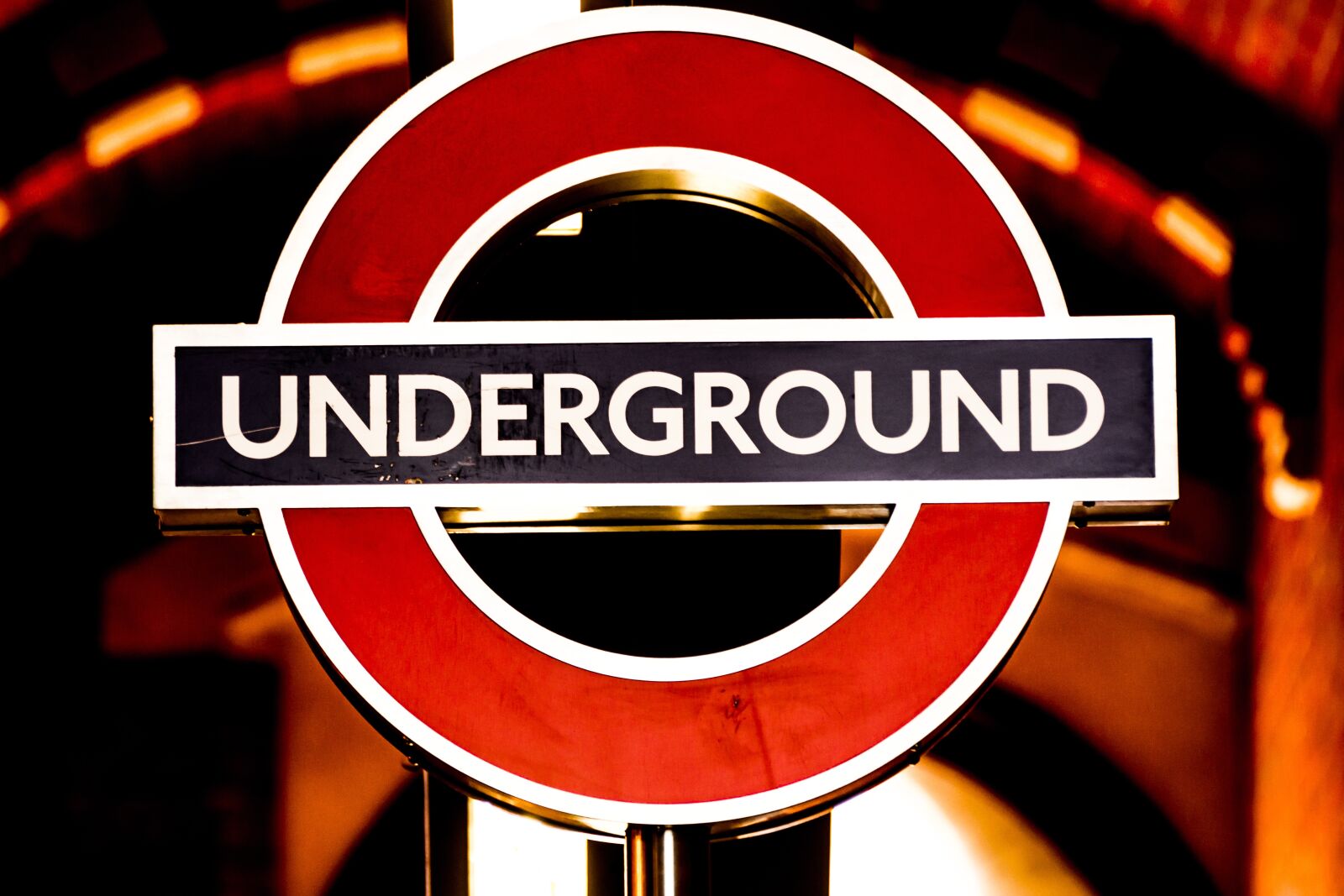 Nikon D5200 sample photo. London, london underground, underground photography