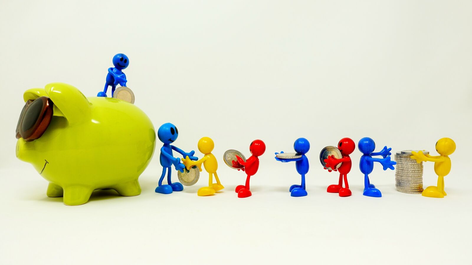 Sony DSC-RX100M5 sample photo. Save, piggy bank, teamwork photography