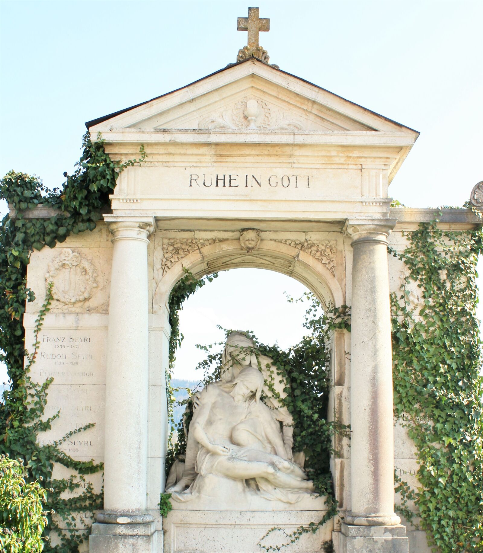 Canon EOS 550D (EOS Rebel T2i / EOS Kiss X4) sample photo. Monument, commemorate, memories photography