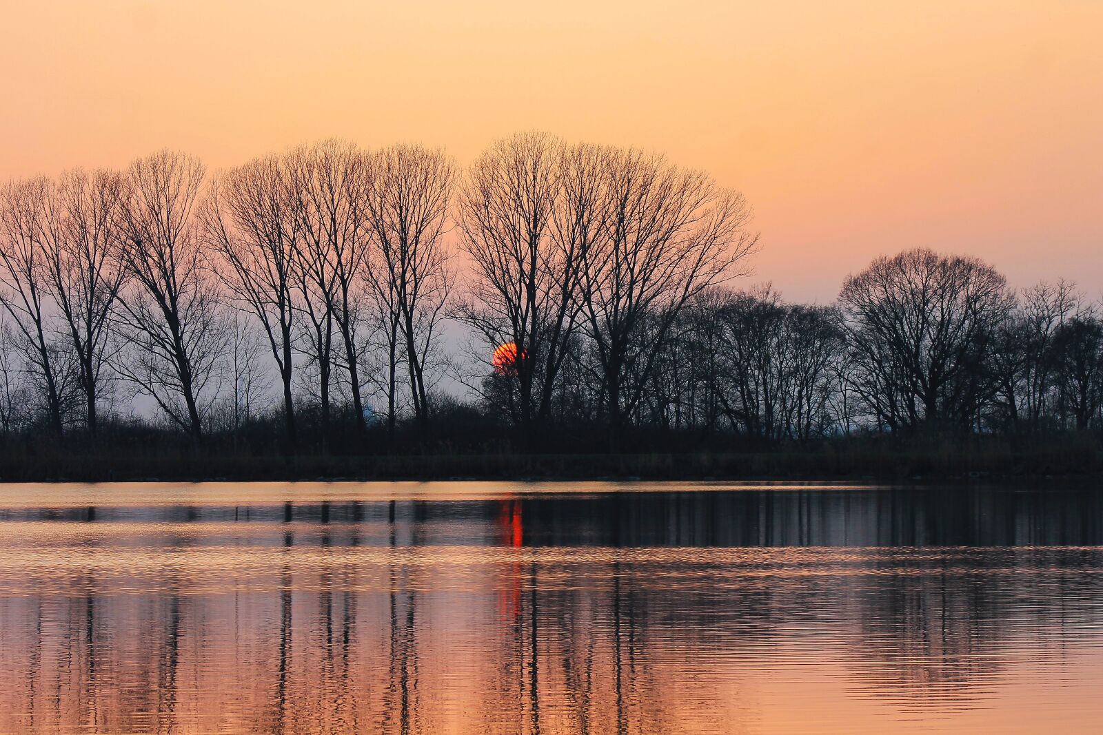 Canon EF75-300mm f/4-5.6 sample photo. Sunset, lake, reflection photography