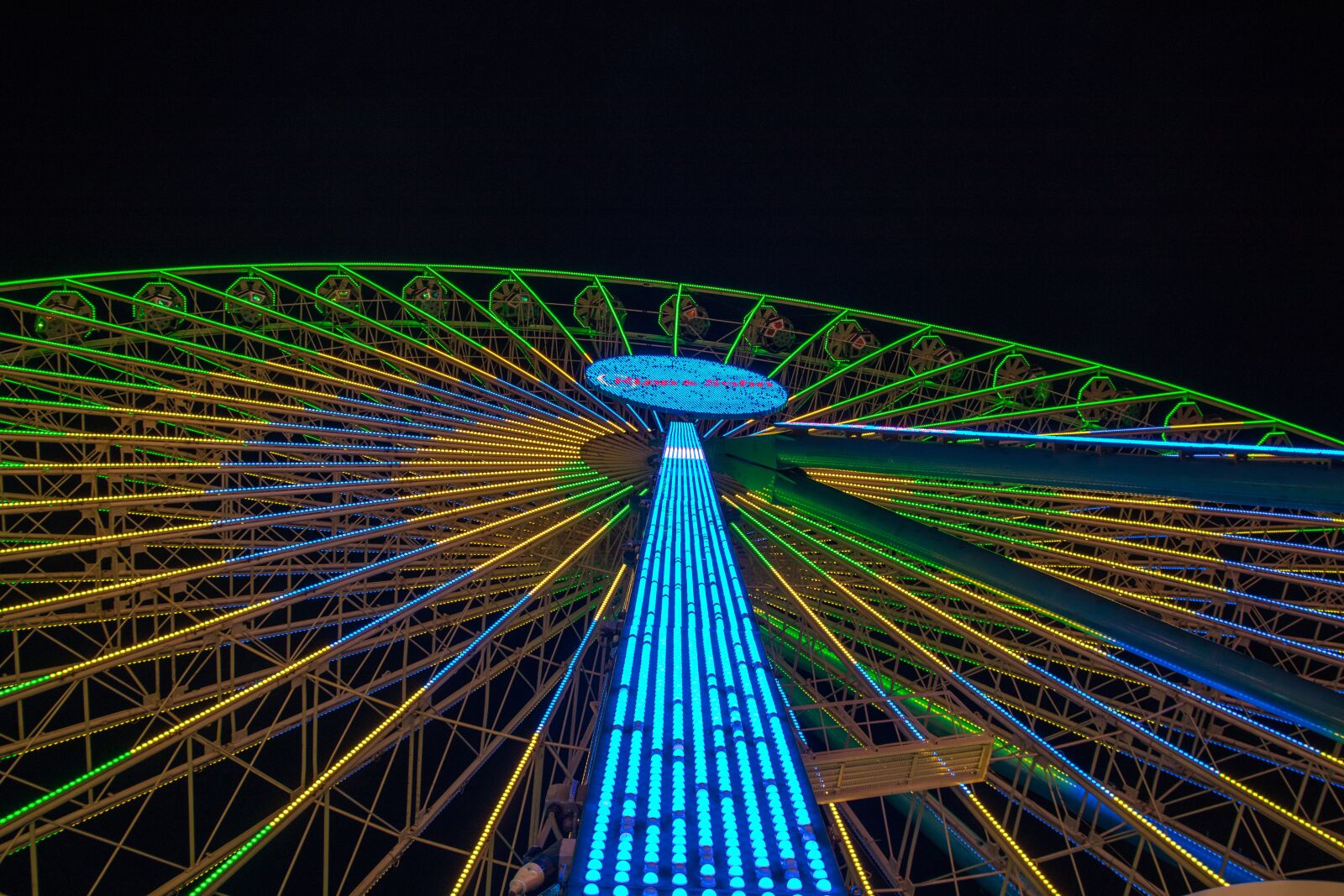 Canon EOS 80D sample photo. Fair, ferris wheel, folk photography