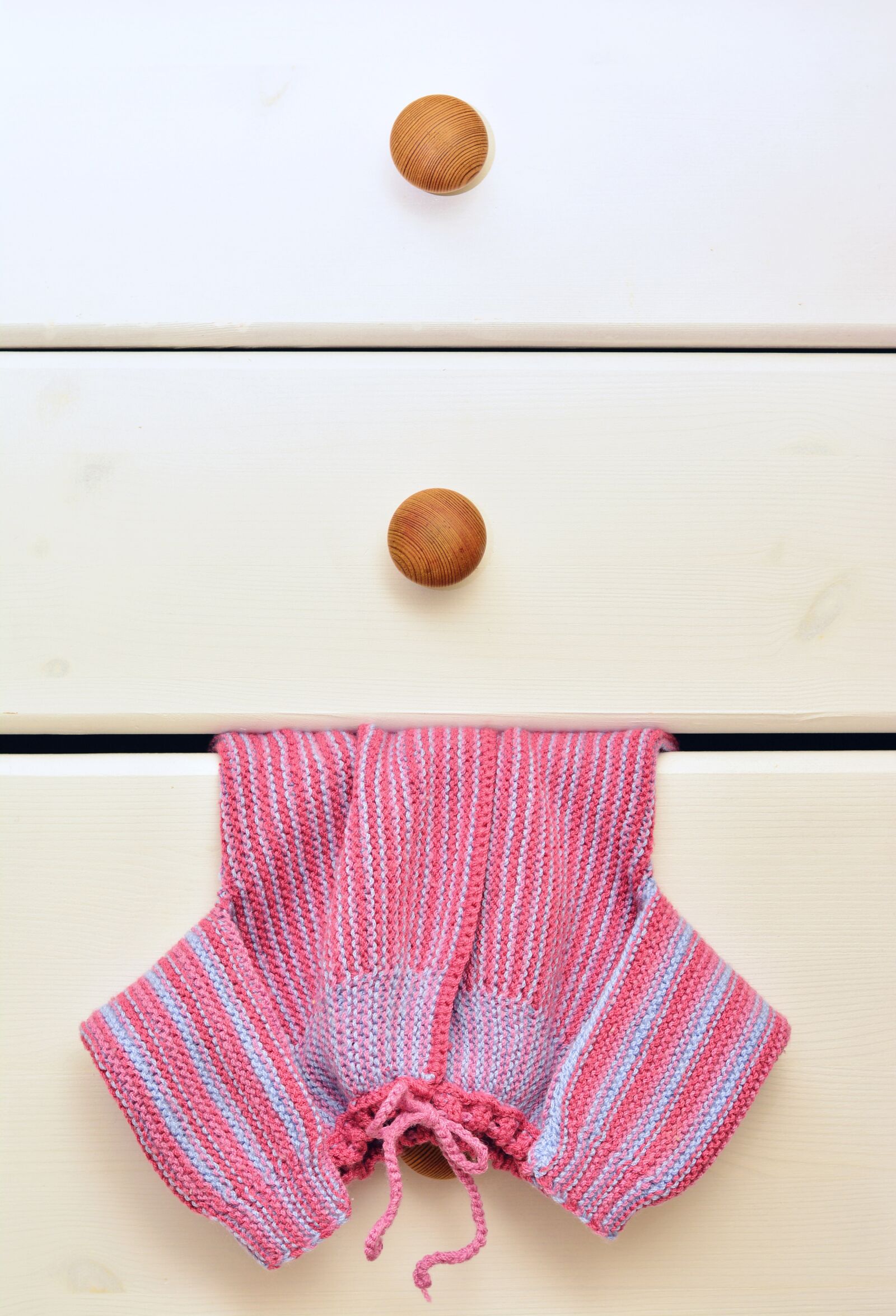 Nikon D5200 sample photo. Cardigan, baby, birth photography