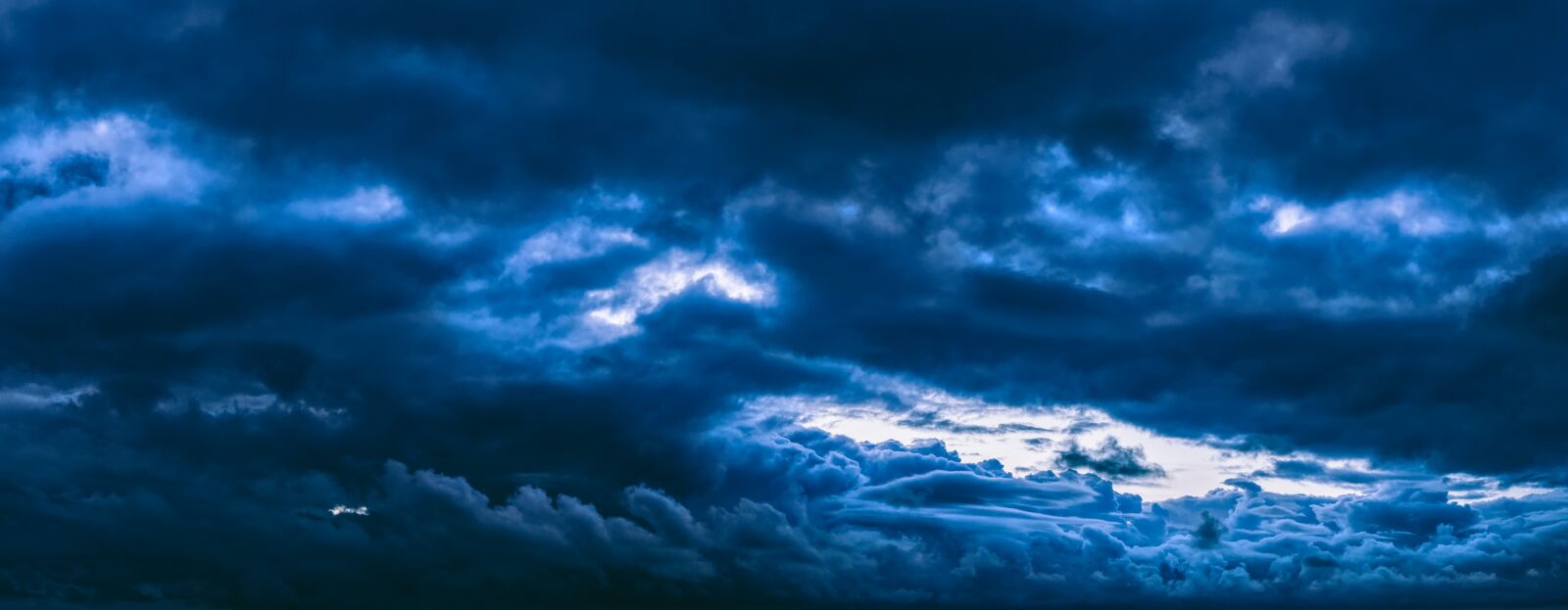 Sigma 30mm F2.8 EX DN sample photo. Thunderstorm, clouds, cloud front photography