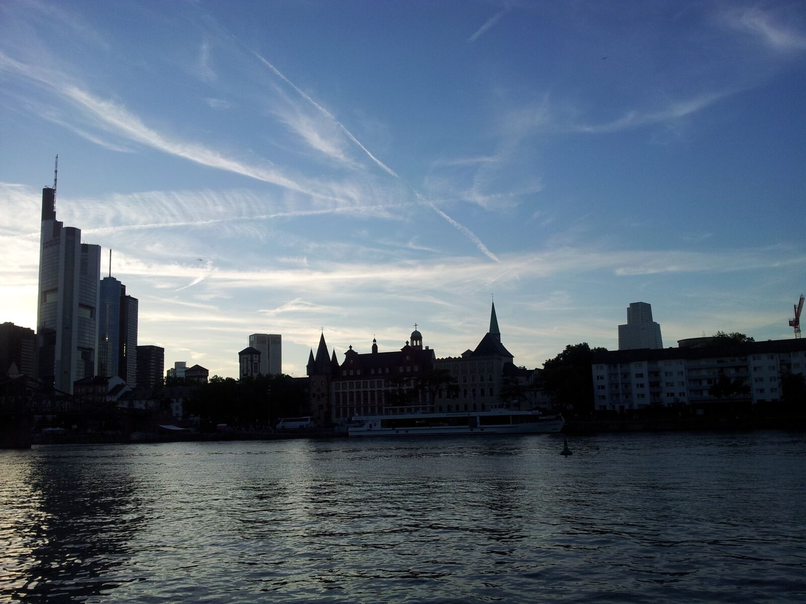 Samsung Galaxy Note sample photo. River, city, in the photography