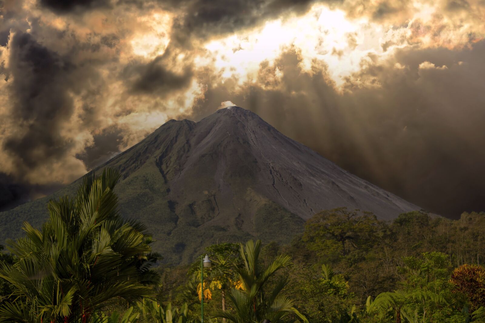 Canon EOS 1200D (EOS Rebel T5 / EOS Kiss X70 / EOS Hi) sample photo. Costa rica, volcano, landscape photography