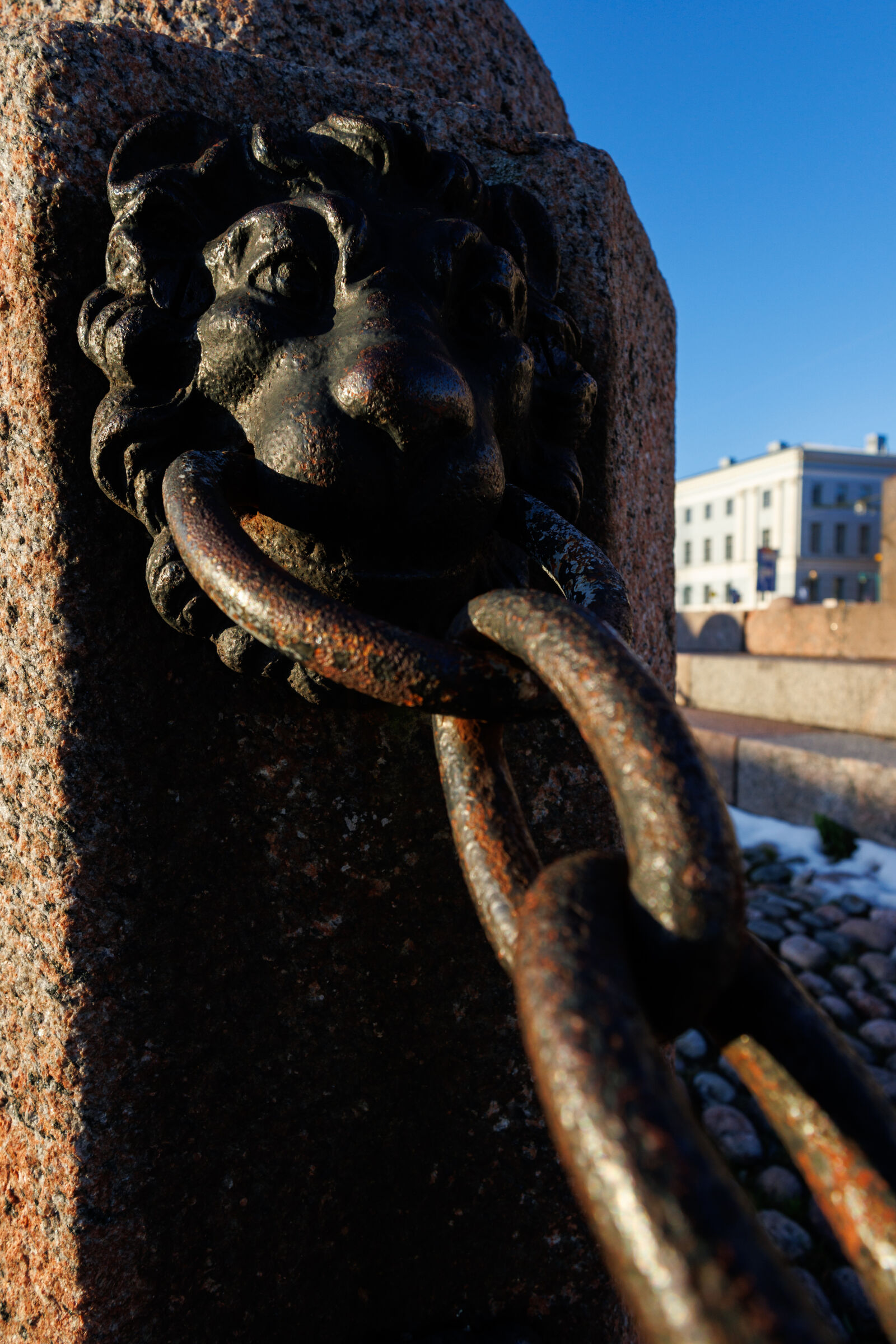 Canon EOS R7 sample photo. Chain statue photography