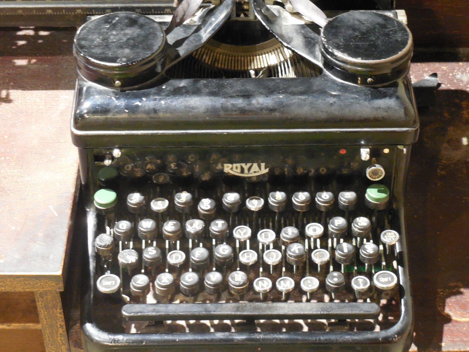 Nikon COOLPIX L620 sample photo. Typewriter, vintage, vintage typewriter photography