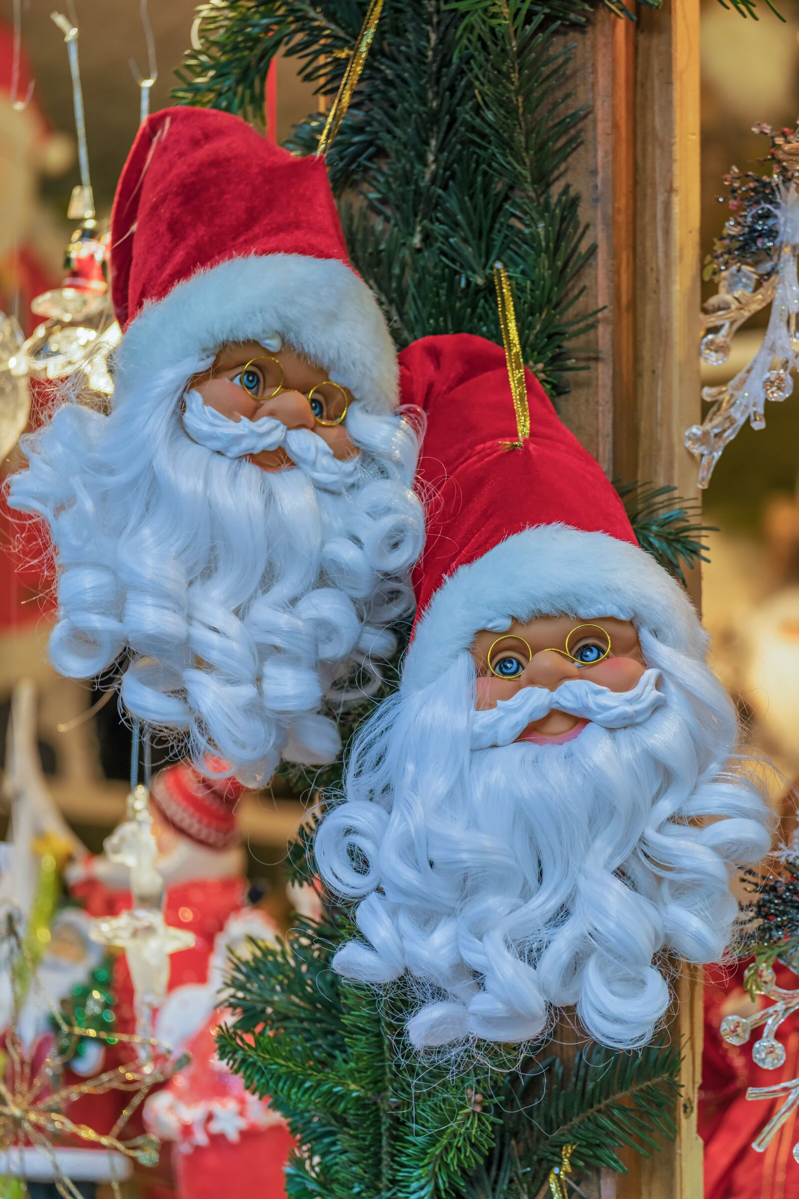 Fujifilm X-T30 + Fujifilm XF 55-200mm F3.5-4.8 R LM OIS sample photo. Santa claus, christmas, christmas photography