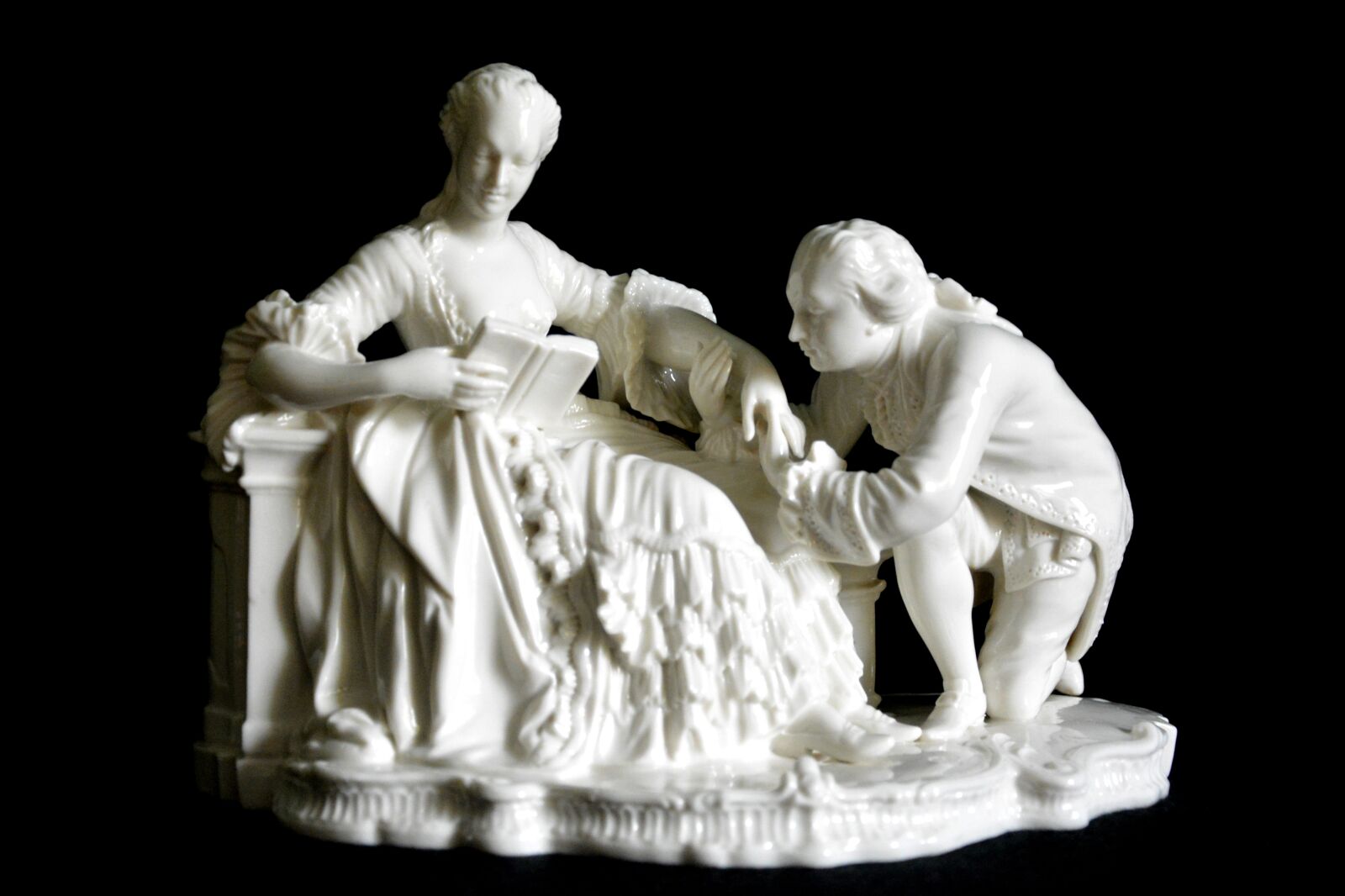 Nikon D5200 sample photo. Porcelain, white porcelain, statuette photography