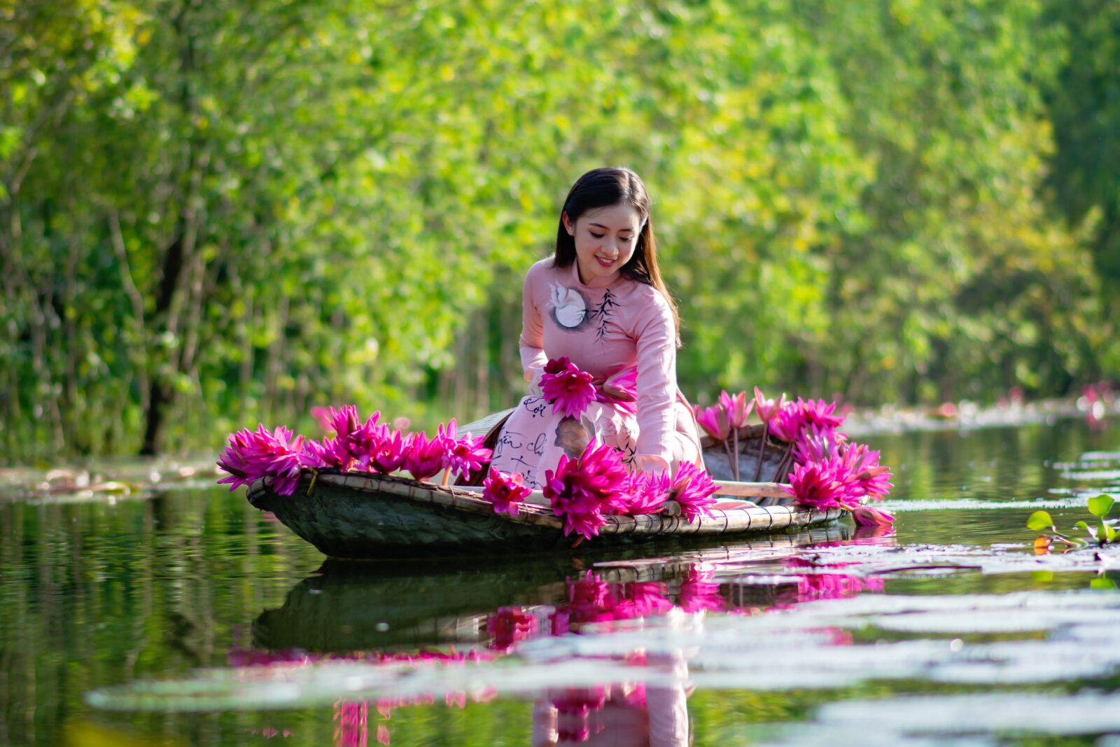 Nikon D7100 sample photo. Girl, cute, gun rose photography
