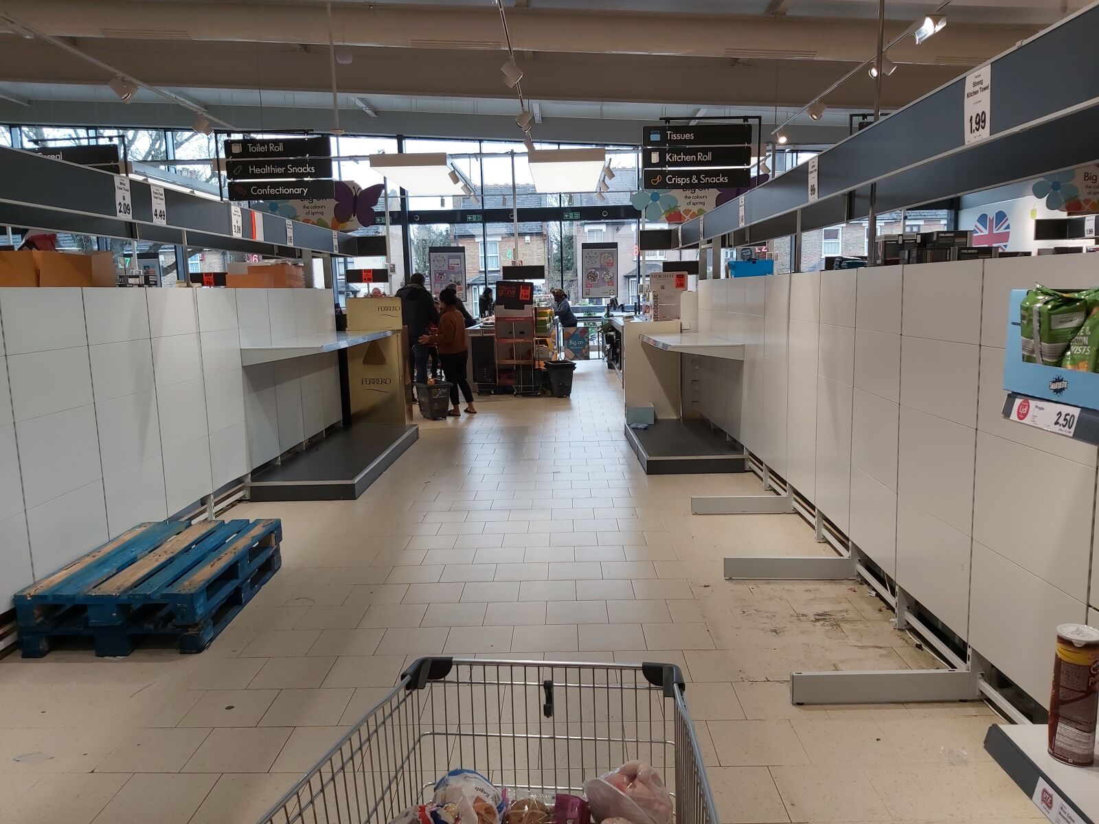 Samsung Galaxy A70 sample photo. Empty, supermarket, shelves photography