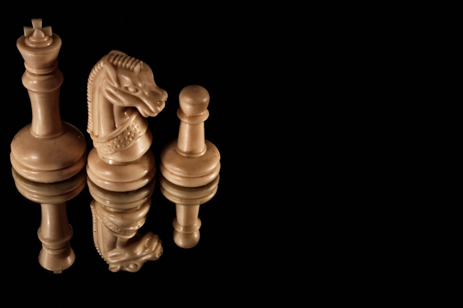 Canon EOS 700D (EOS Rebel T5i / EOS Kiss X7i) sample photo. Chess, game, bishop photography