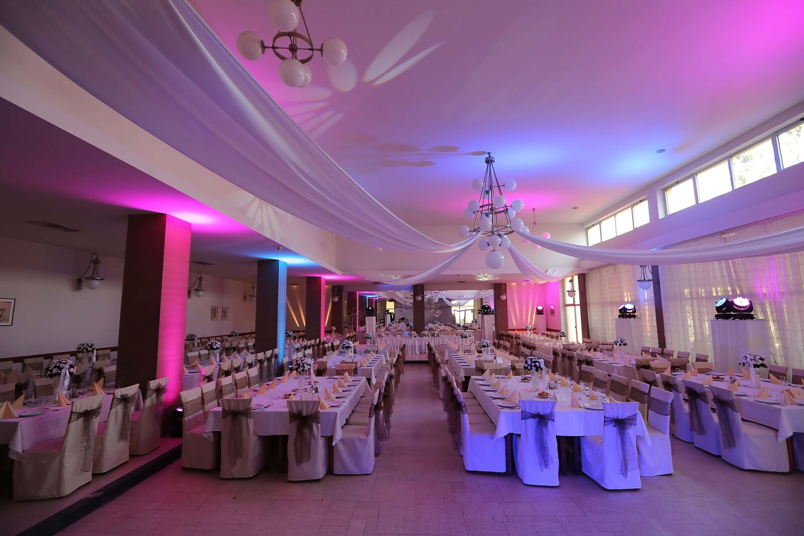 Canon EF 16-35mm F2.8L II USM sample photo. Wedding venue, hotel, decor photography