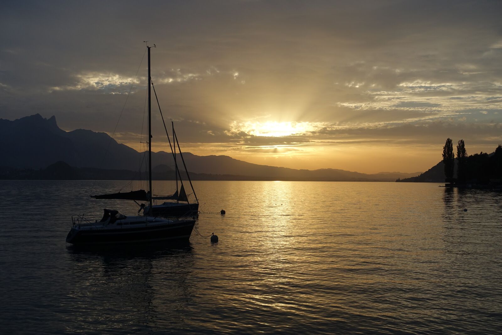 Sony Cyber-shot DSC-RX100 III sample photo. Sunset, light, evening photography