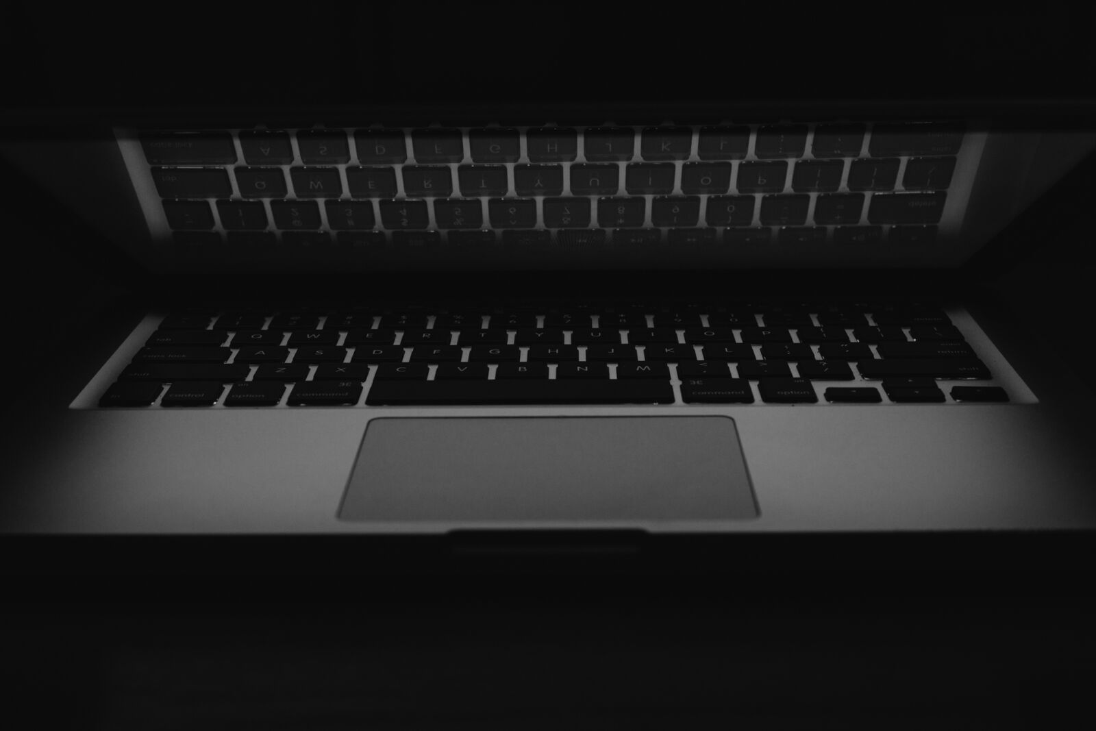 Canon EOS 5D Mark II sample photo. Keyboard, macbook, vsco photography