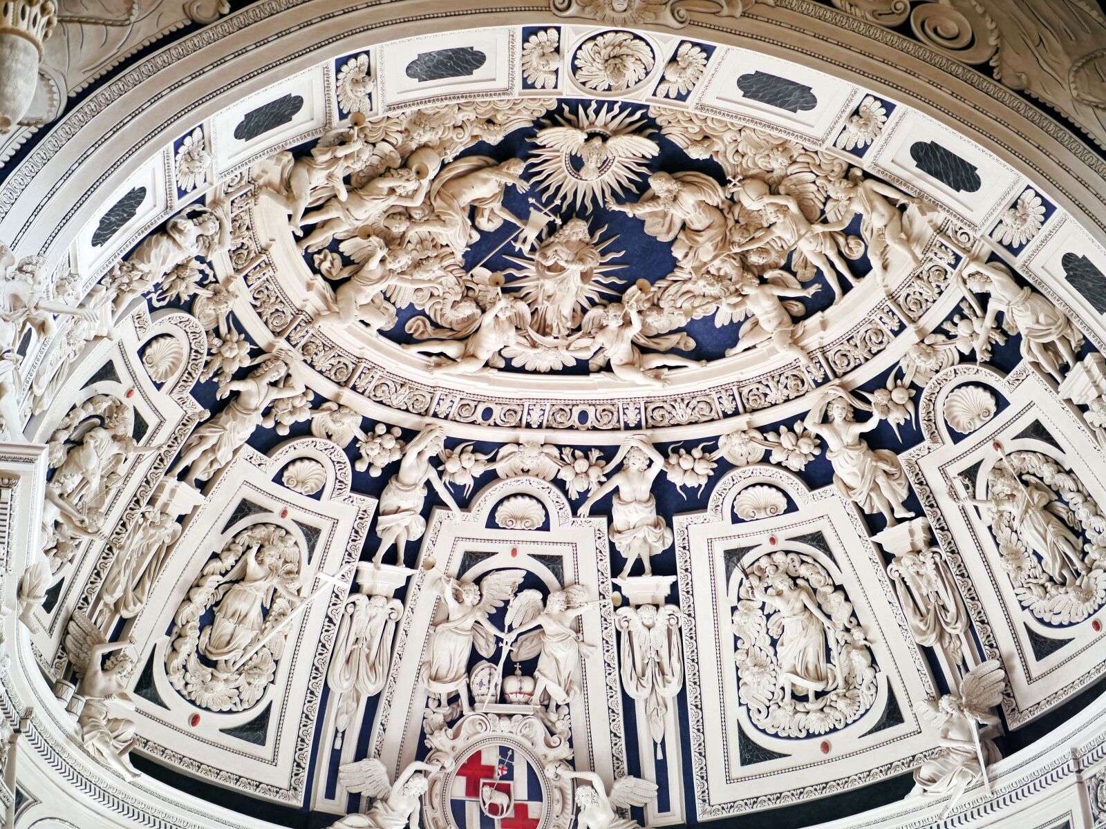 Panasonic Lumix DMC-GX8 sample photo. Trier, dom, west choir photography