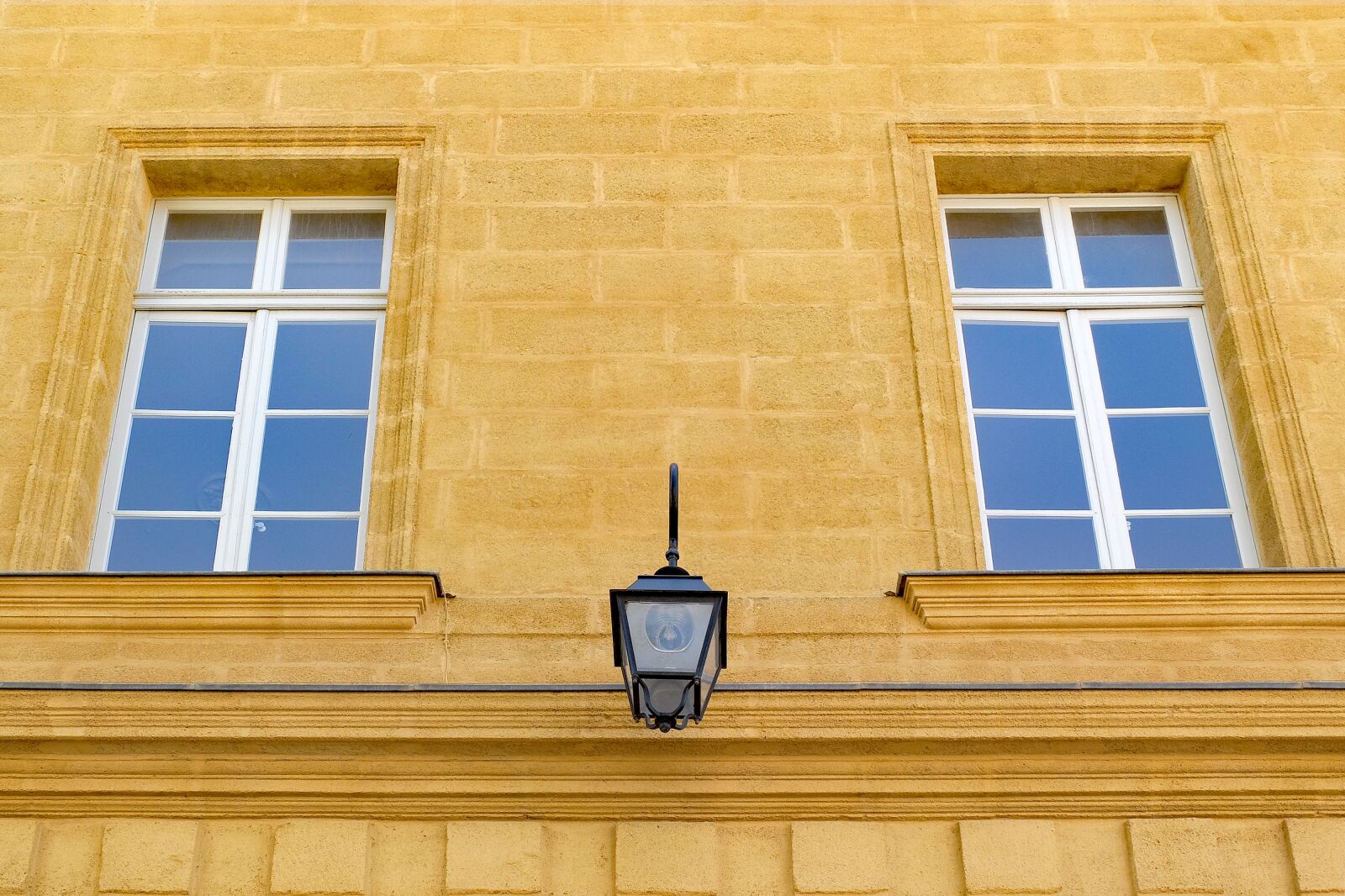 Fujifilm X30 sample photo. Building, facade, window photography