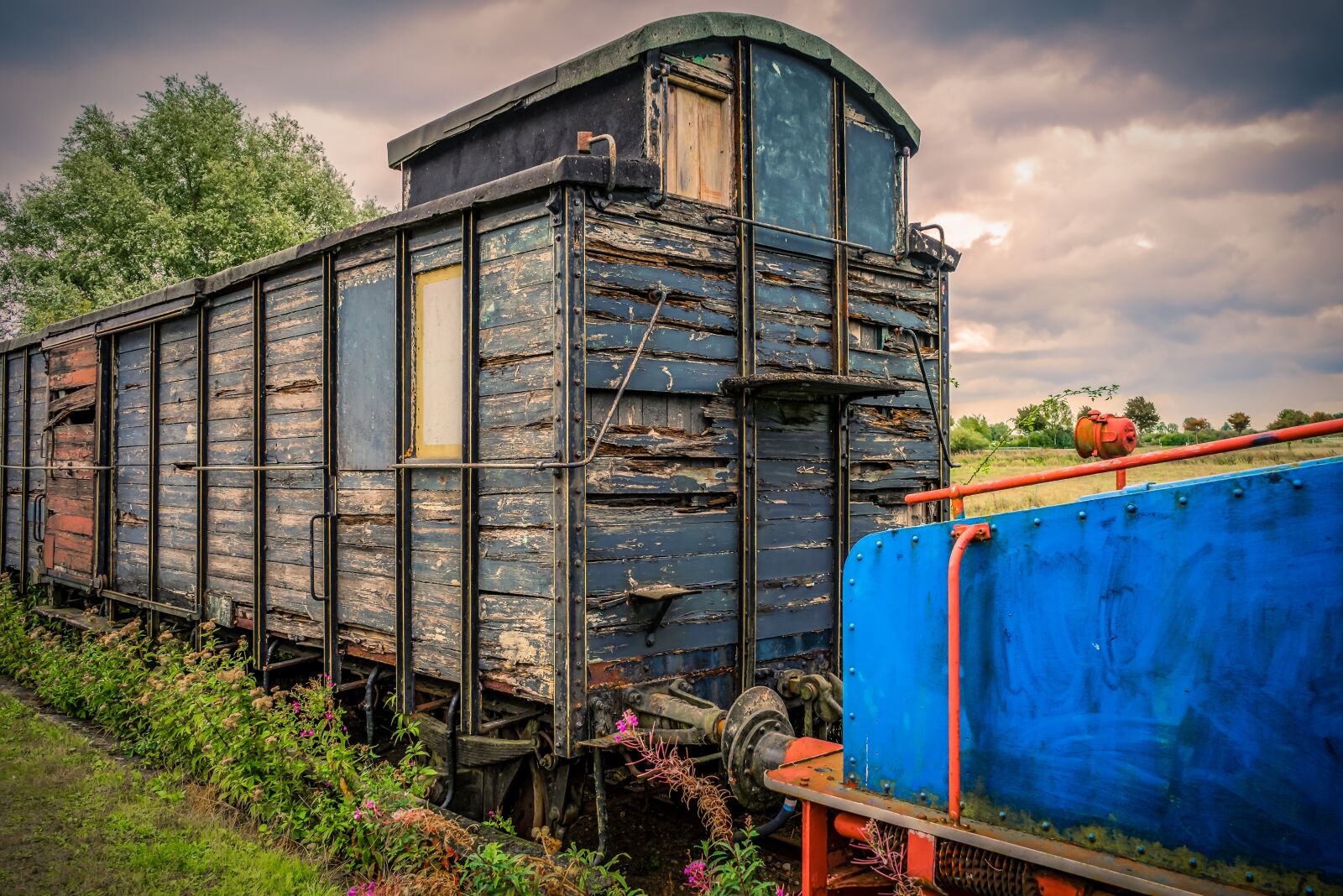 Sony a7 II + Sony FE 28-70mm F3.5-5.6 OSS sample photo. Railway carriages, dare, wagon photography