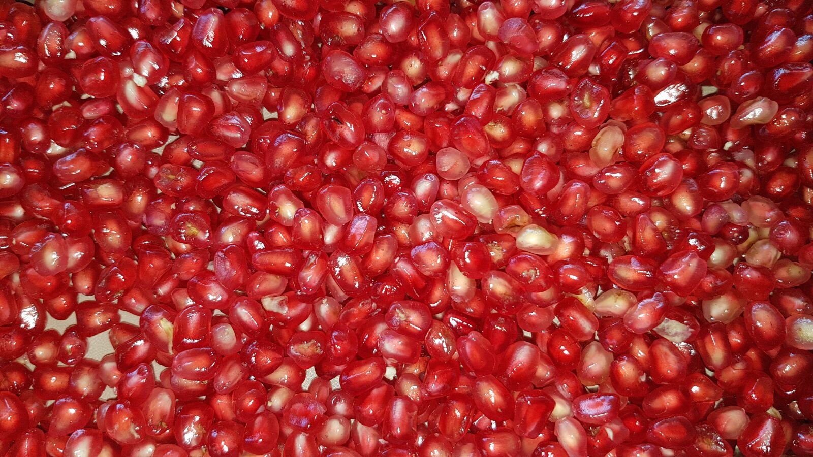 Samsung Galaxy S7 Edge sample photo. Pomegranate, the berries, fruit photography