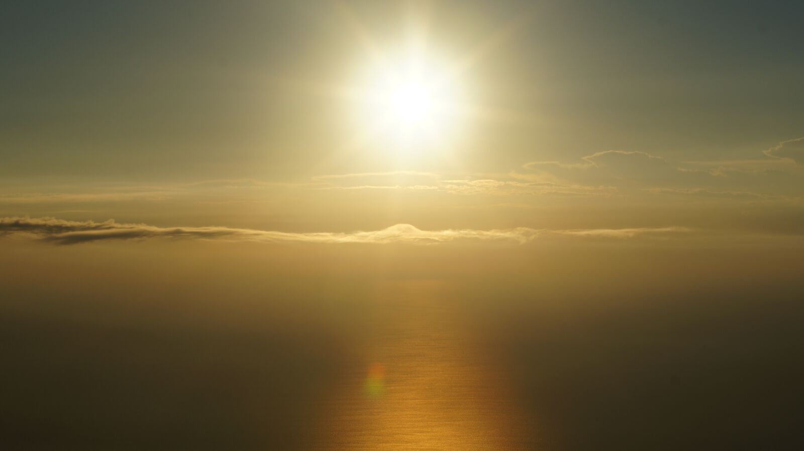 Sony SLT-A55 (SLT-A55V) sample photo. Clouds, sea, sky photography