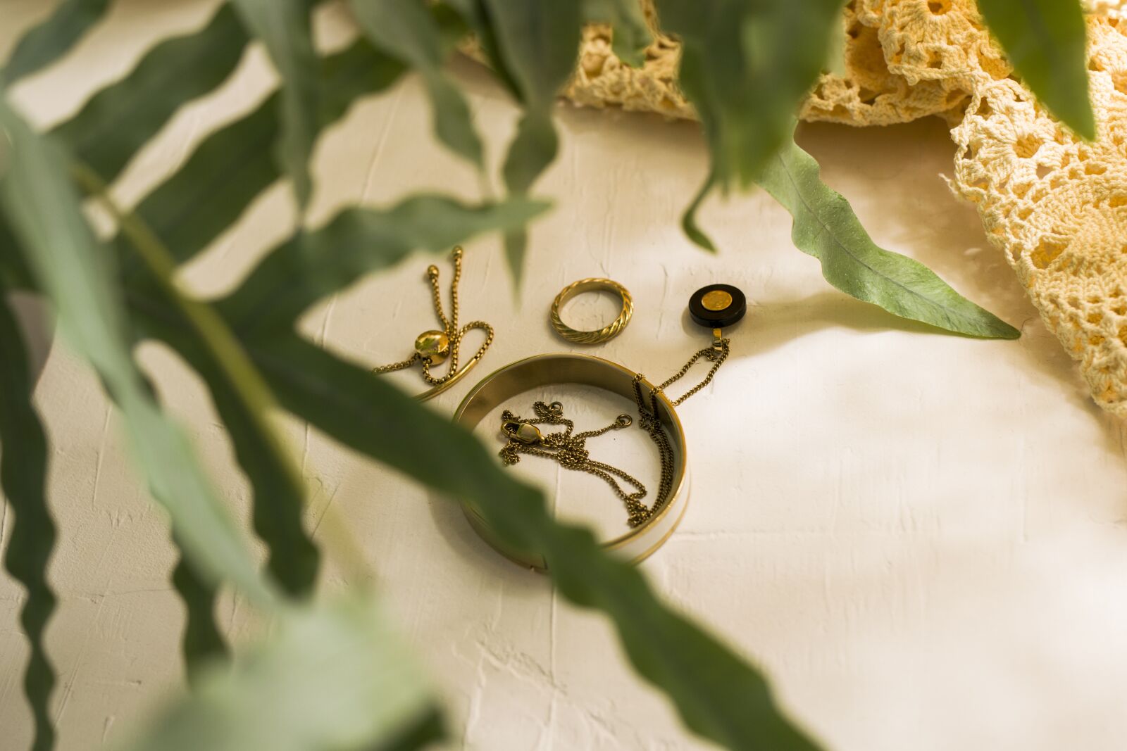 Nikon D5300 sample photo. Jewellery, gold, luxury photography