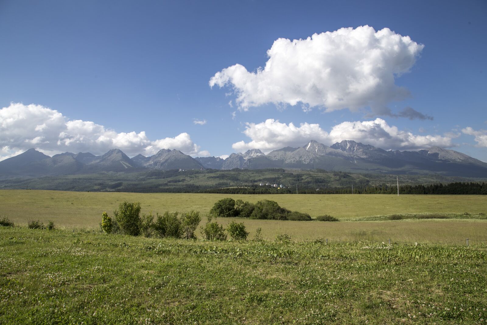 Canon EOS 6D + Canon EF 24-105mm F4L IS USM sample photo. Mountains, clouds, sky photography