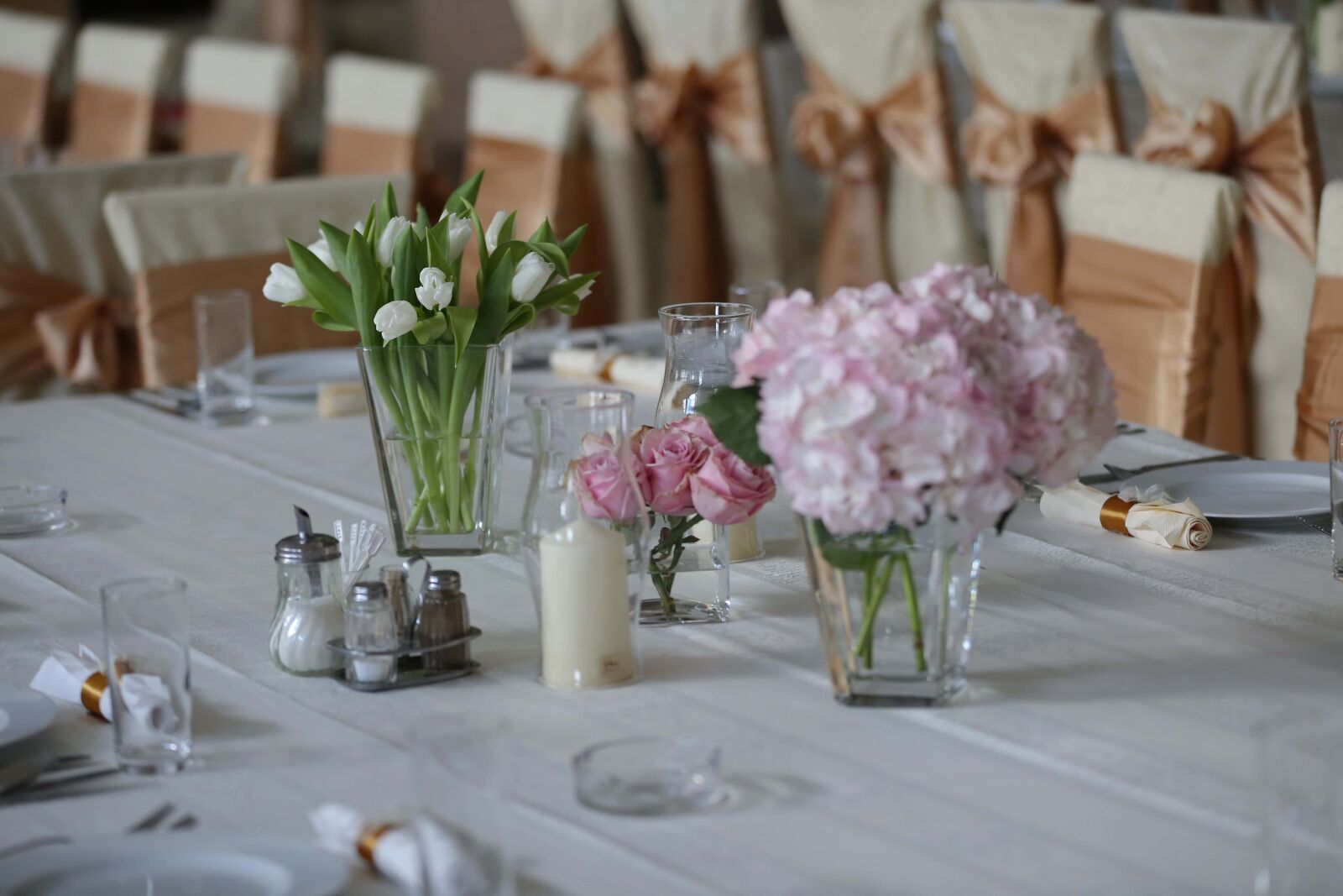Canon EOS 6D sample photo. Table, lunchroom, dining area photography