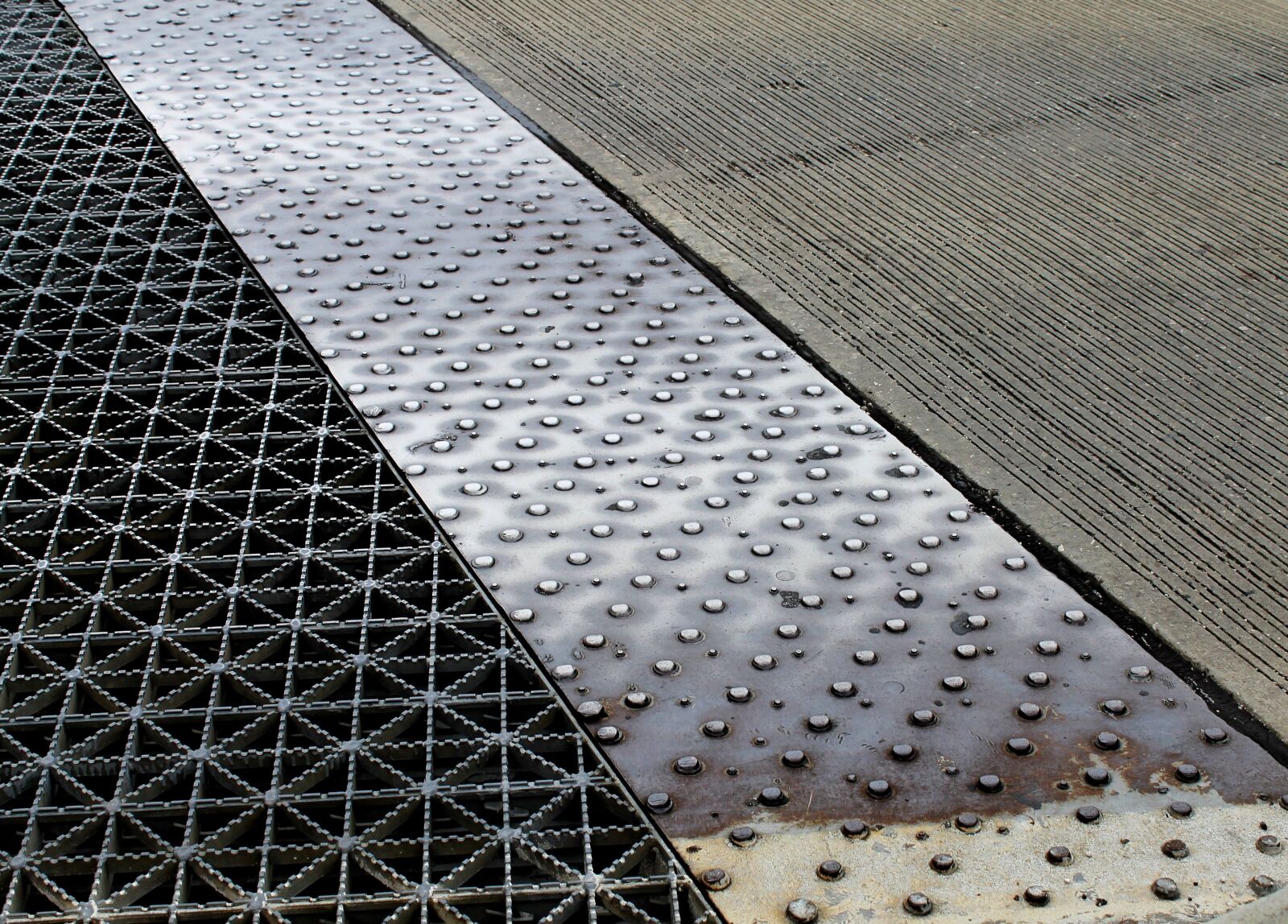 Canon EOS 1100D (EOS Rebel T3 / EOS Kiss X50) sample photo. Street, bridge, industrial photography