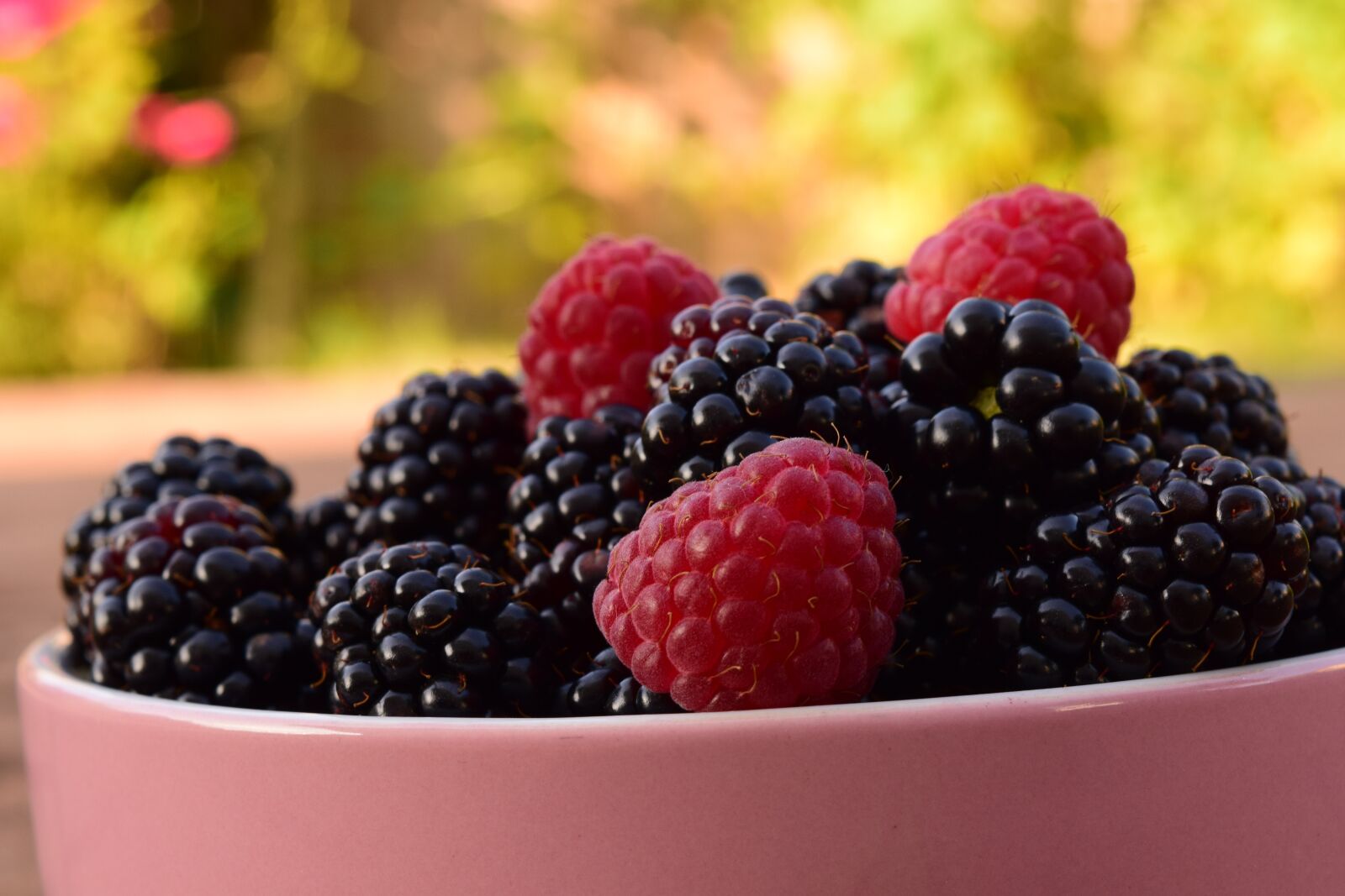 Nikon D3300 sample photo. Raspberries, blackberries, fruits photography