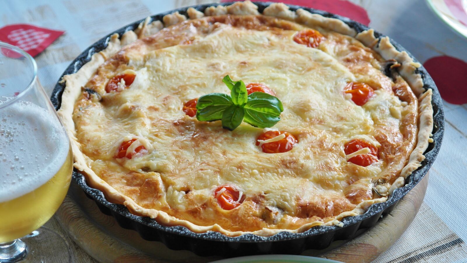 Samsung NX20 sample photo. Quiche, bacon, onion photography