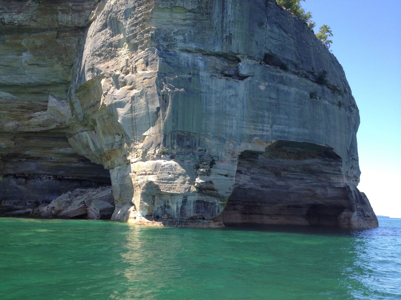 Apple iPhone 4S sample photo. Rock, water, lake photography