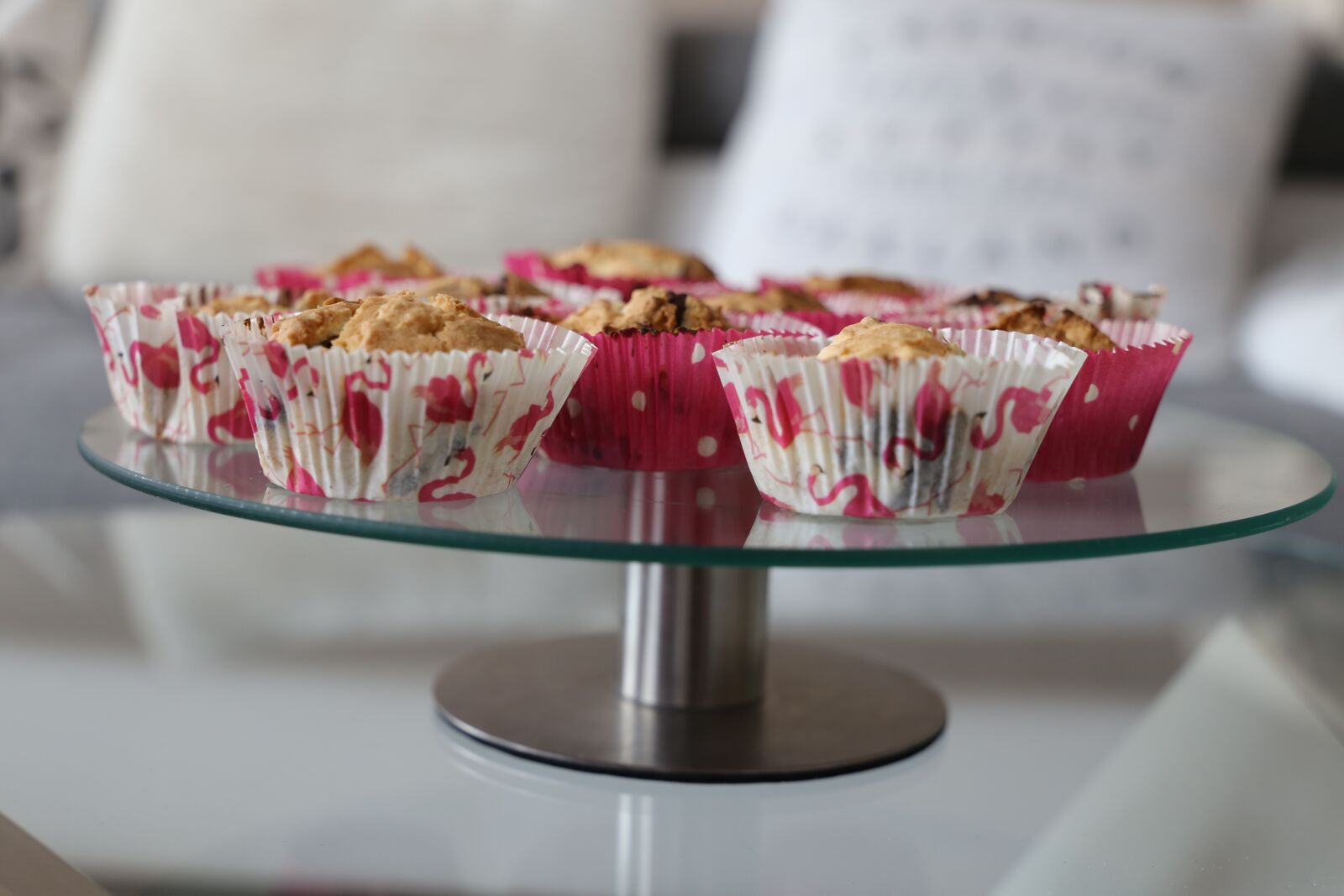 Canon EF 24-105mm F3.5-5.6 IS STM sample photo. Muffins, cupcakes, cupcake photography