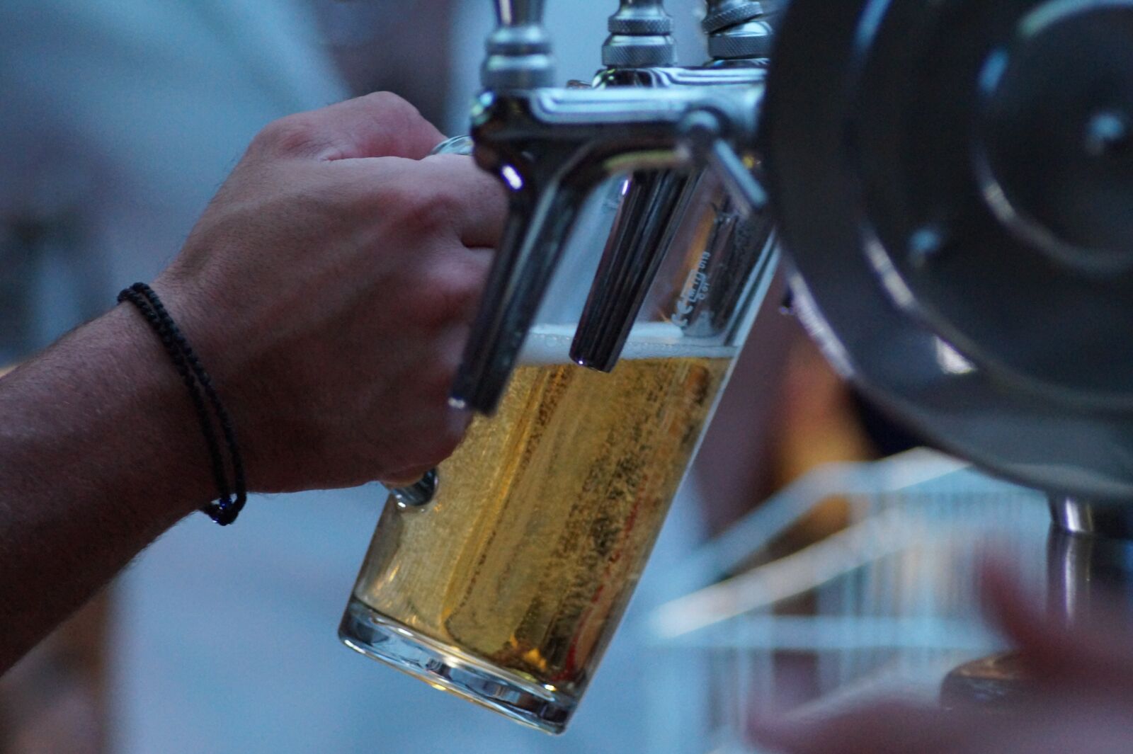 Sony SLT-A58 sample photo. Beer, pub, bar photography